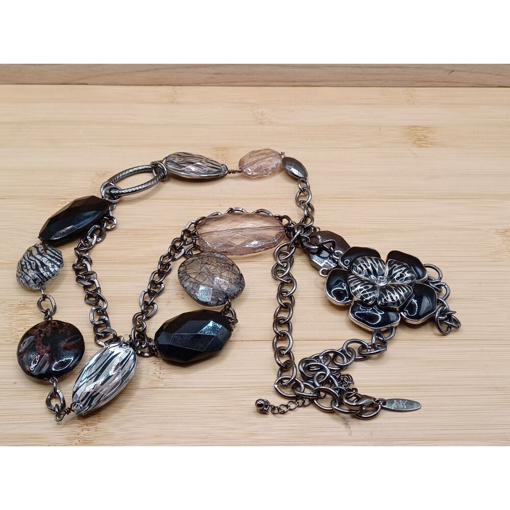 NY Collection Layered Flower Accent Lucite Zebra Stripe Beads Vintage Necklace - Picture 4 of 9
